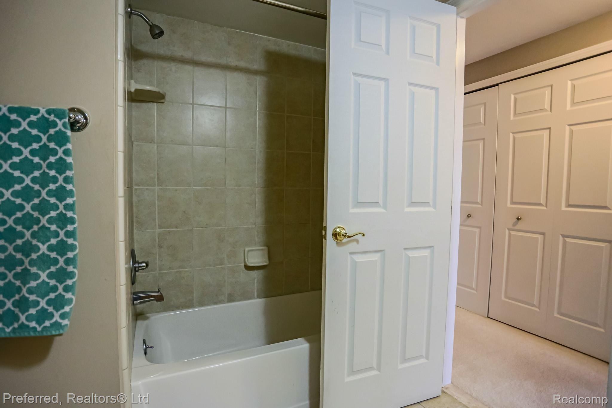 7441 Chichester Road Canton, MI 48187 - Photo 34 of 41 36.jpg