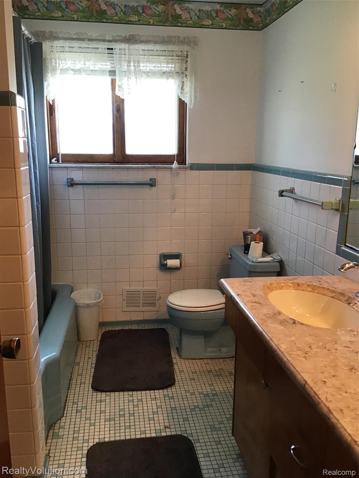 6828 Seabury Road Imlay City, MI 48444 - Photo 21 of 32 A2B688AC-A94B-4D7E-BA7C-F5C3BB683BF6.jpeg