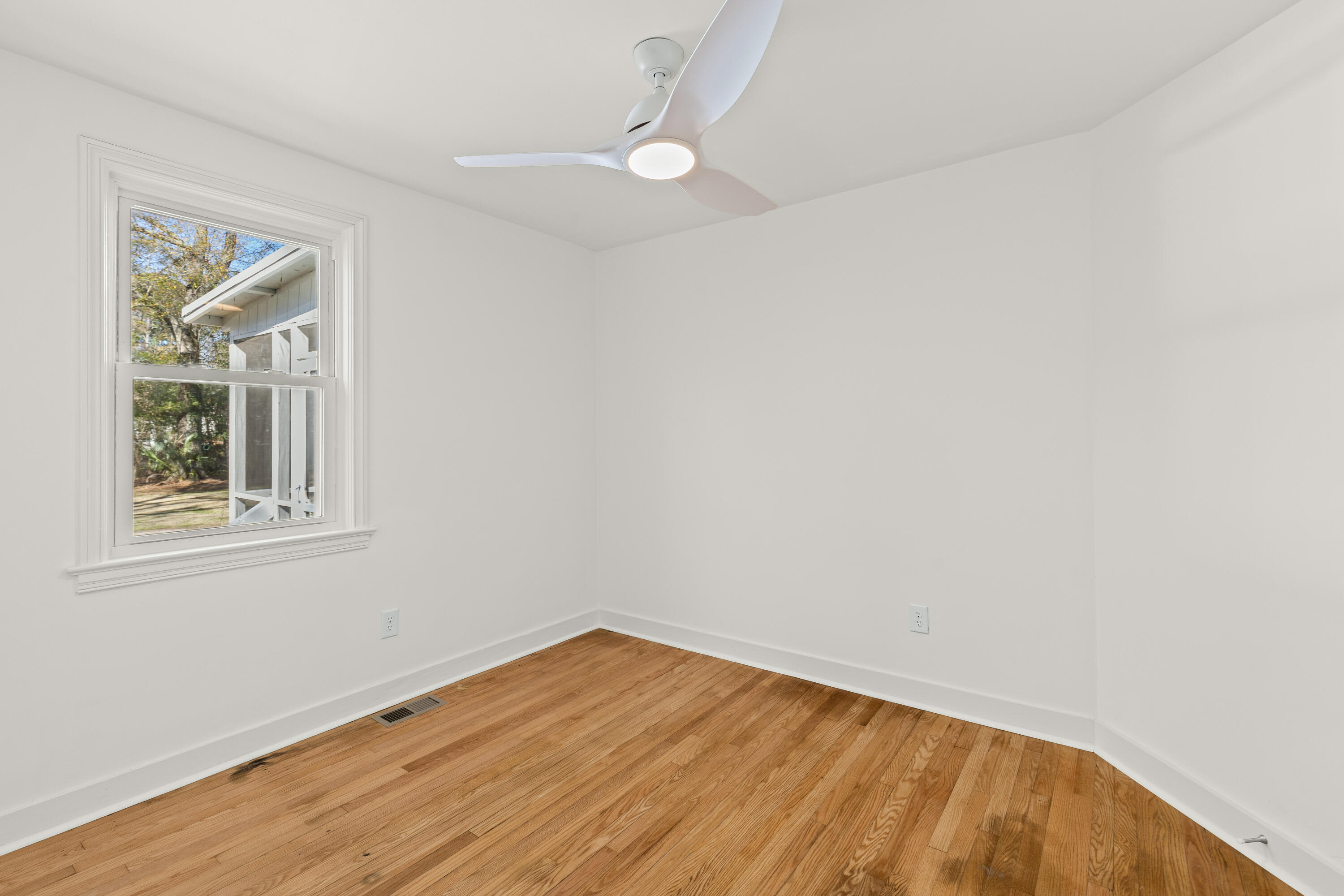 343 Howle Avenue Charleston, SC 29412 - Photo 18 of 26 343-Howle-17