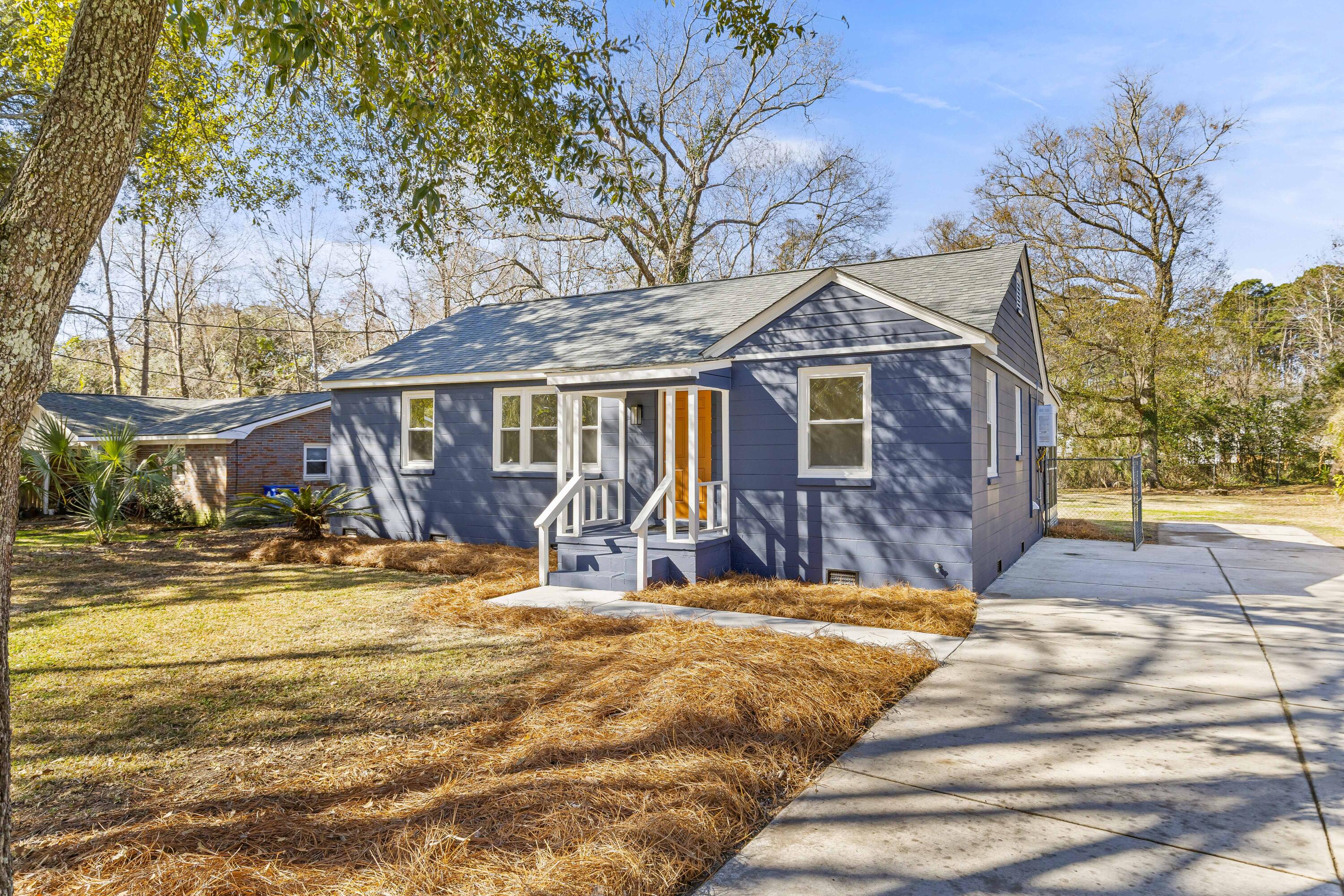343 Howle Avenue Charleston, SC 29412 - Photo 2 of 26 343-Howle-21