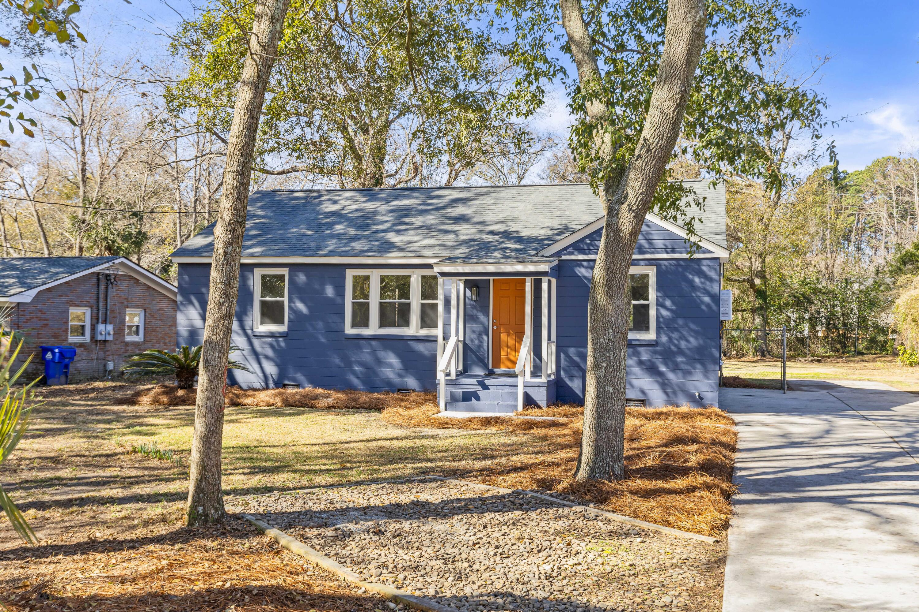 343 Howle Avenue Charleston, SC 29412 - Photo 3 of 26 343-Howle-22