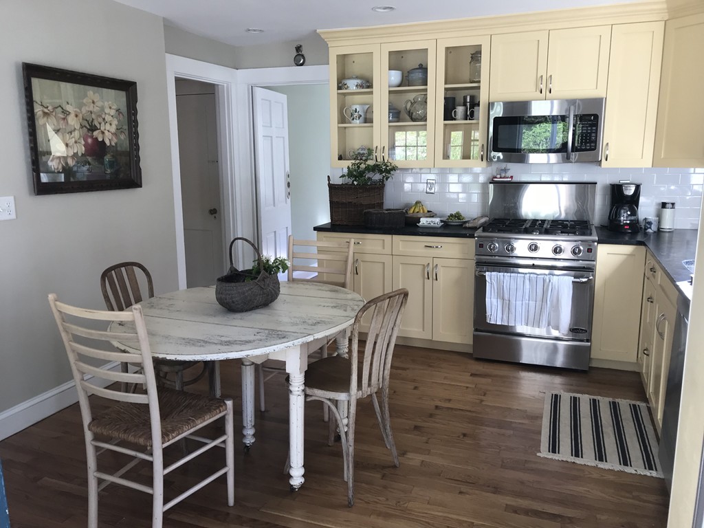 42 Holman Road Newton, MA 02466 - Photo 3 of 17 Gallery Image 3