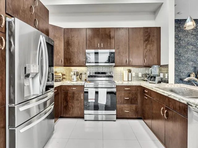 $4,950 | 8411 Northwest 38th Street, Cooper City, FL 33024