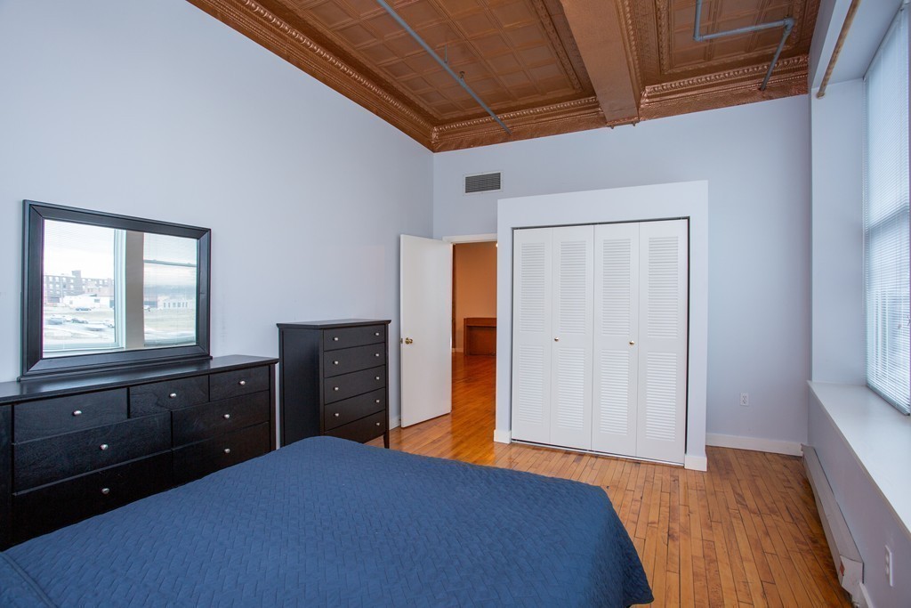 158-166 Chestnut Street, Unit 2F Springfield, MA 01103 - Photo 13 of 27