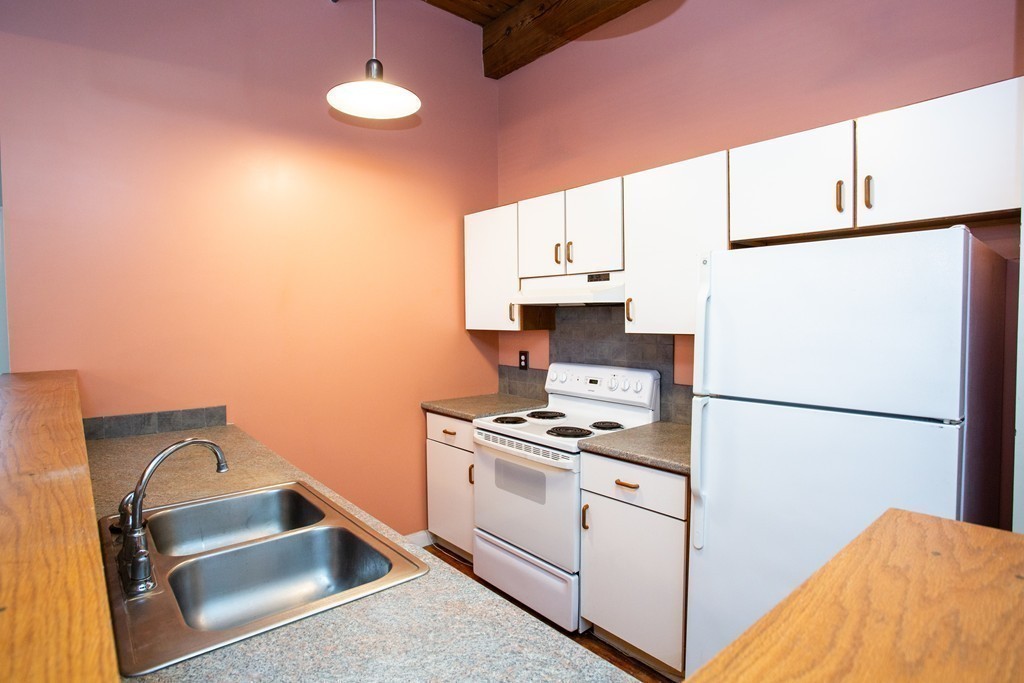 158-166 Chestnut Street, Unit 2F Springfield, MA 01103 - Photo 7 of 27