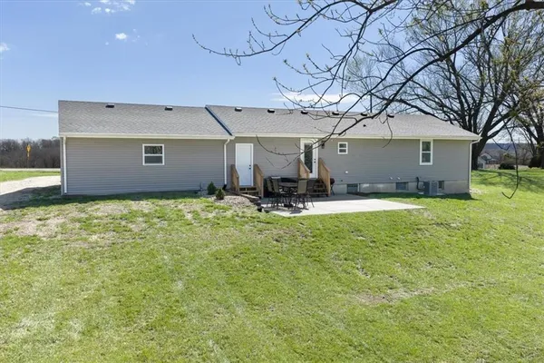 $360,000 | 34287 167th Street, Leavenworth, KS 66048