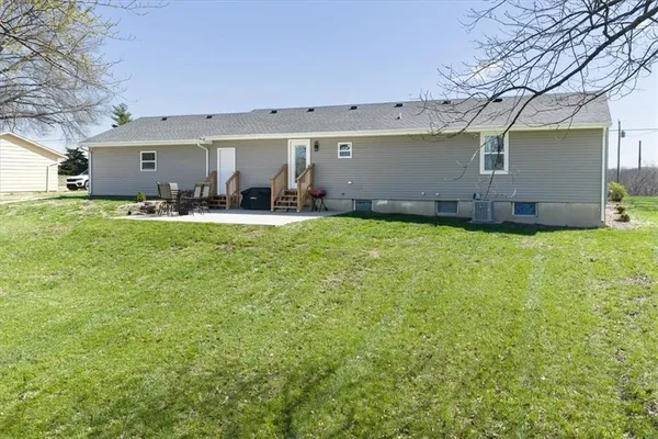 $360,000 | 34287 167th Street, Leavenworth, KS 66048