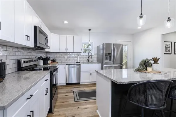 $360,000 | 34287 167th Street, Leavenworth, KS 66048