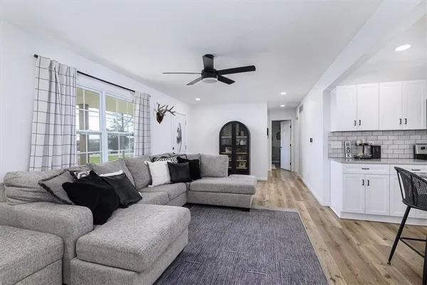 $360,000 | 34287 167th Street, Leavenworth, KS 66048