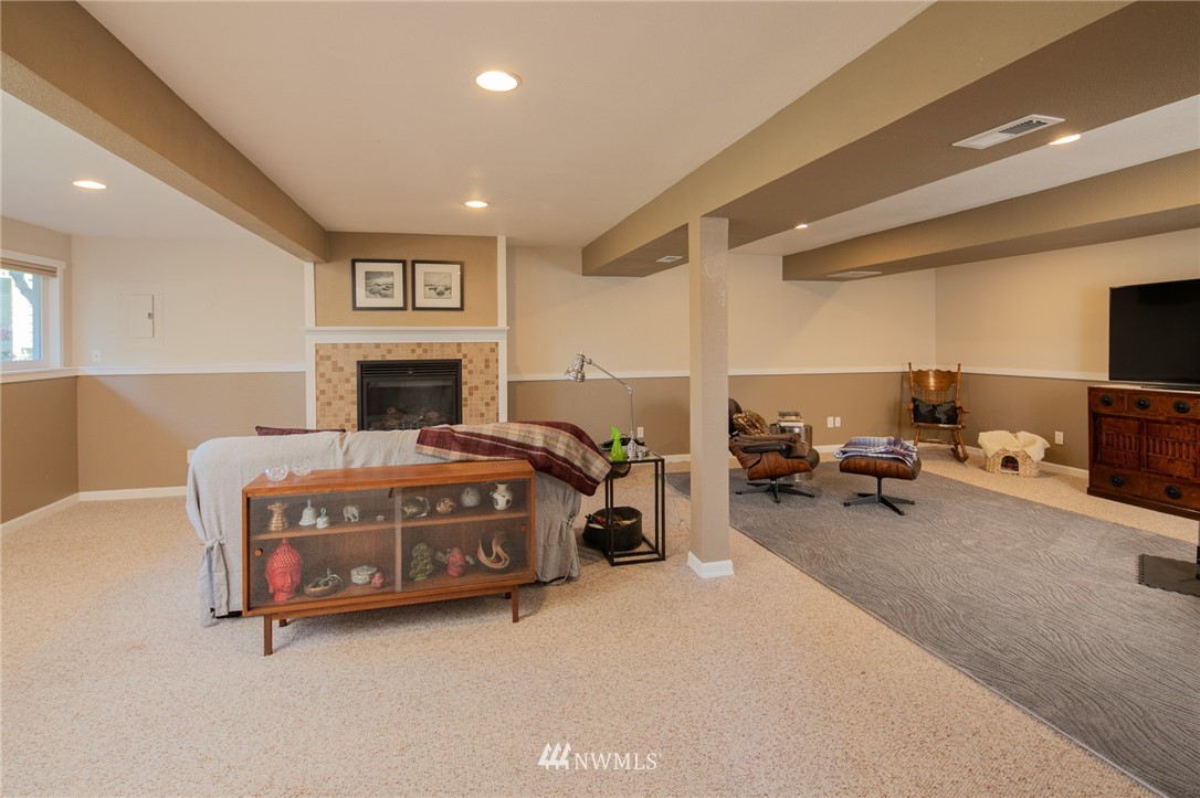 8206 211th Place Southwest Edmonds, WA 98026 - Photo 20 of 25 Gallery Image 20