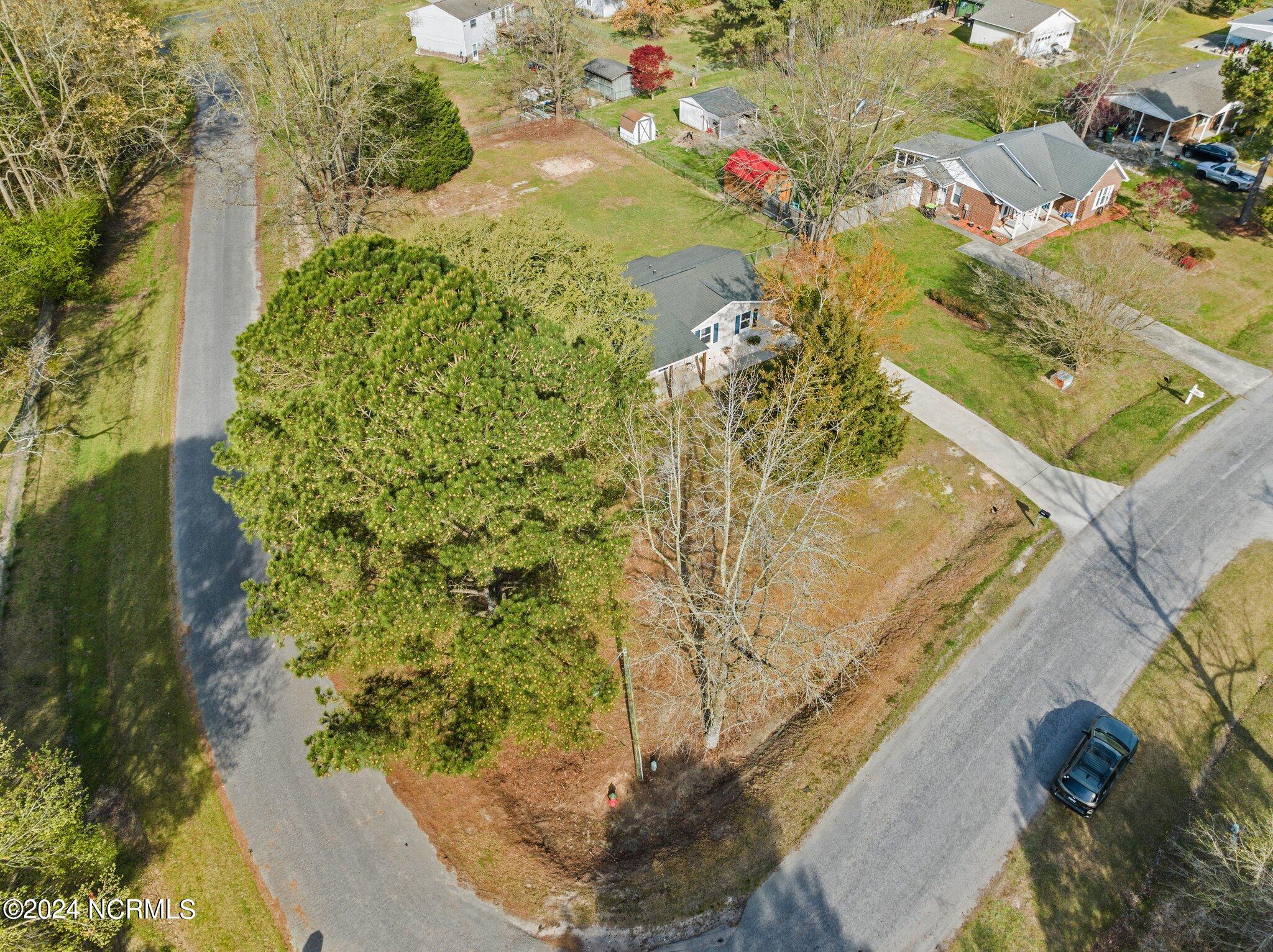 2672 Foxfire Road Farmville, NC 27828 - Photo 7 of 38 3-web-or-mls-DJI_0917