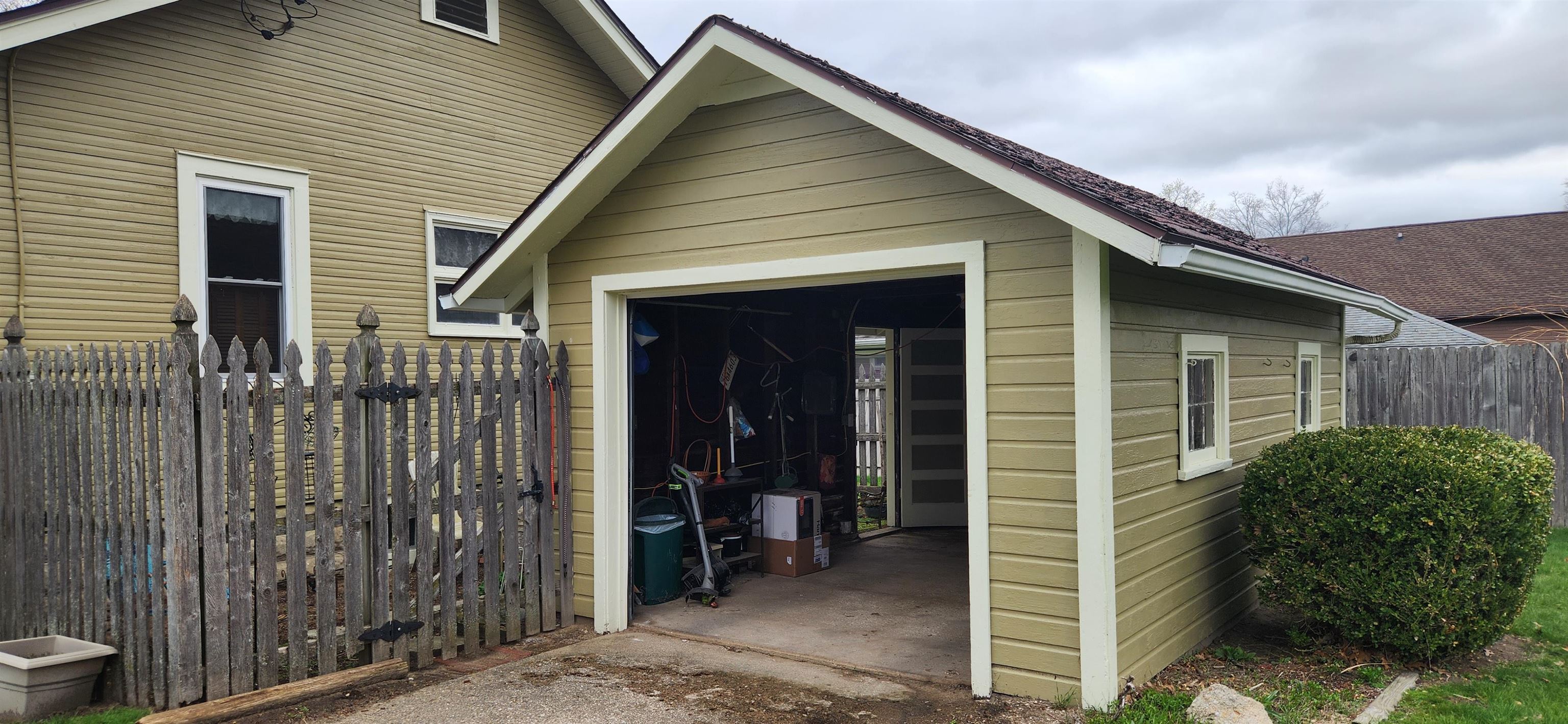 215 West Pleasant Street Angola, IN 46703 - Photo 21 of 22