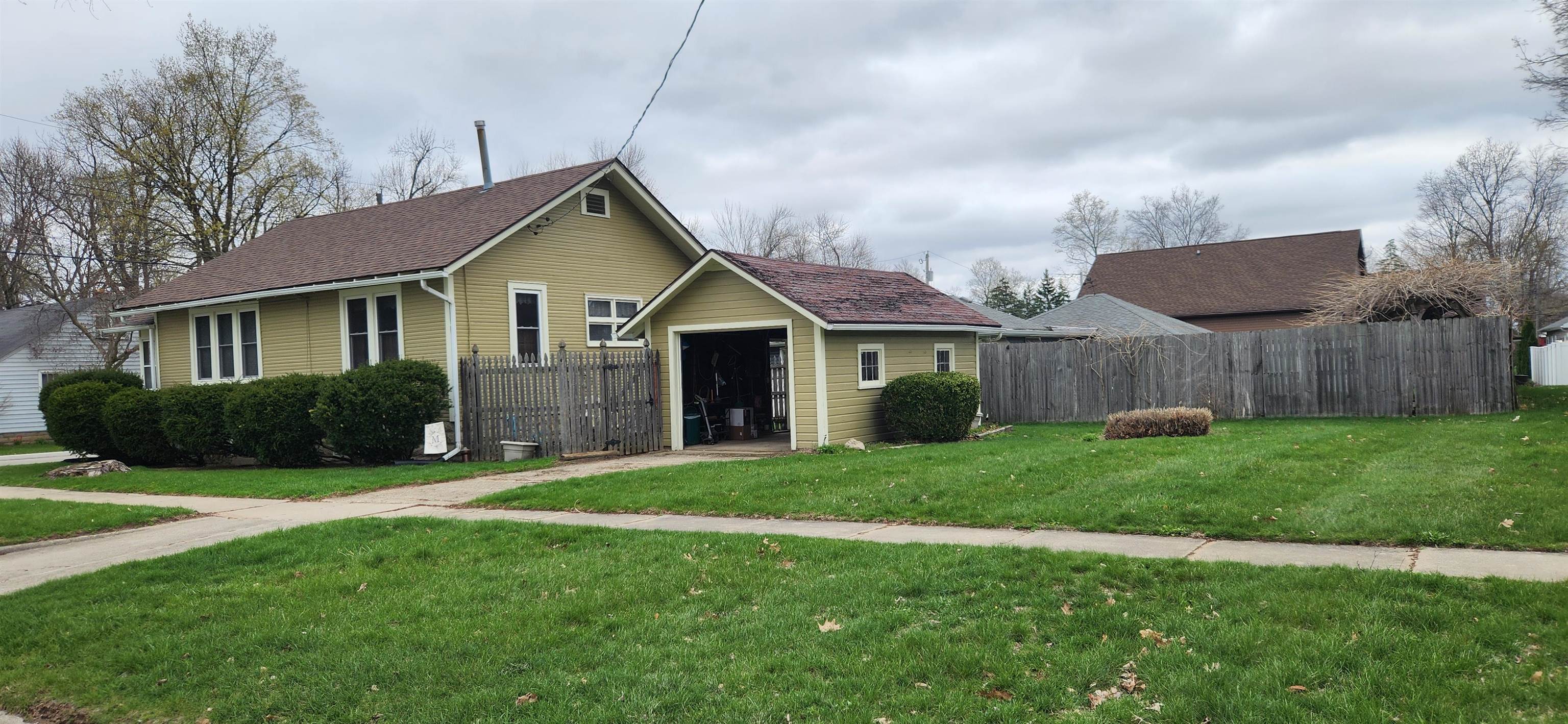 215 West Pleasant Street Angola, IN 46703 - Photo 22 of 22