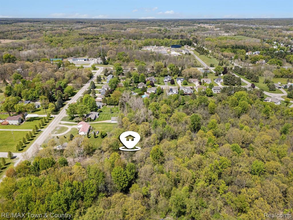 15127 Hogan Road Linden, MI 48451 - Photo 3 of 10