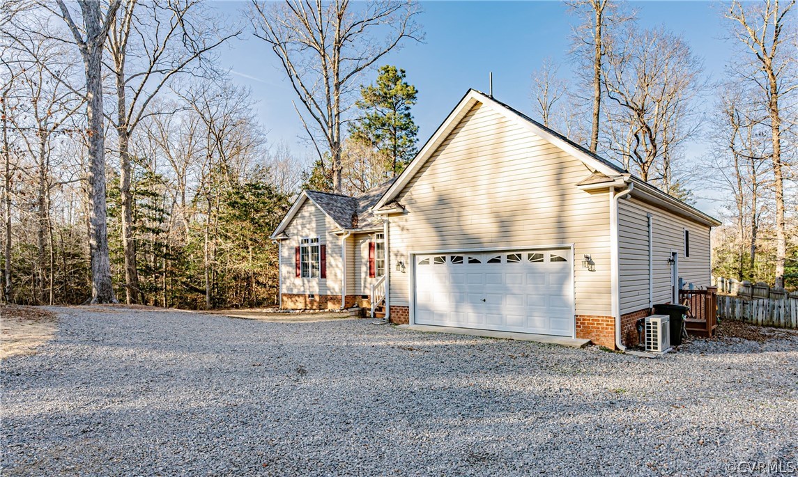 8217 Old Roxbury Road Quinton, VA 23141 - Photo 5 of 50 Gallery Image 5