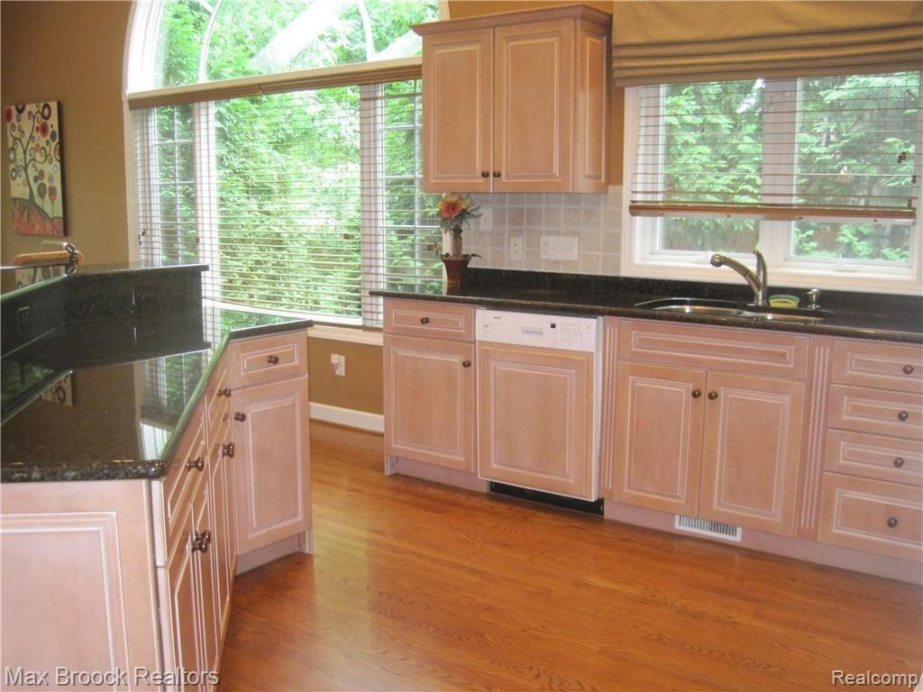 7265 Rabbit Ears Pass, Unit 35 Clarkston, MI 48346 - Photo 14 of 54 kit 4.JPG