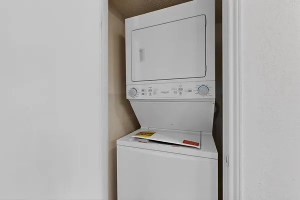 a close up view of a washer and dryer