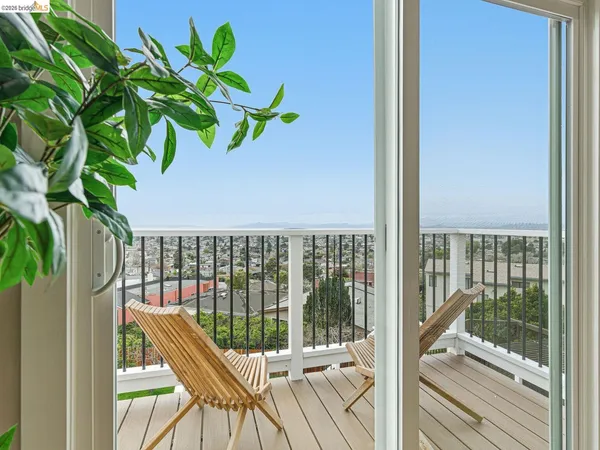 a view of room with walk in closet