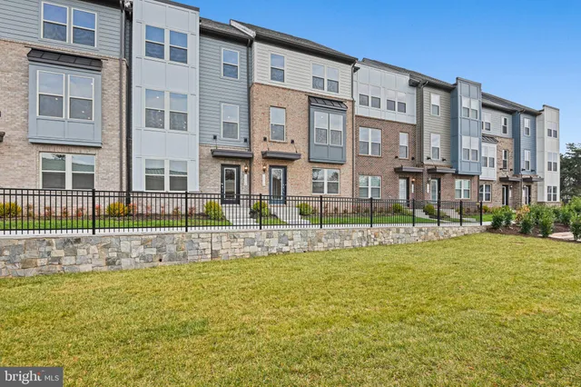 $3,800 | 2172 Glacier Road, Herndon, VA 20170