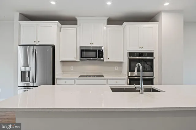 $3,800 | 2172 Glacier Road, Herndon, VA 20170