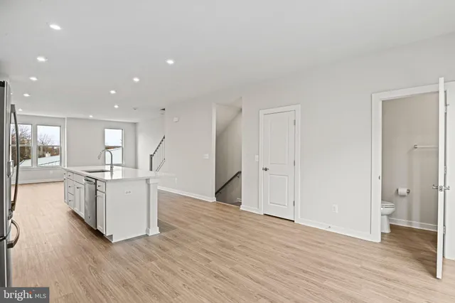 $3,800 | 2172 Glacier Road, Herndon, VA 20170