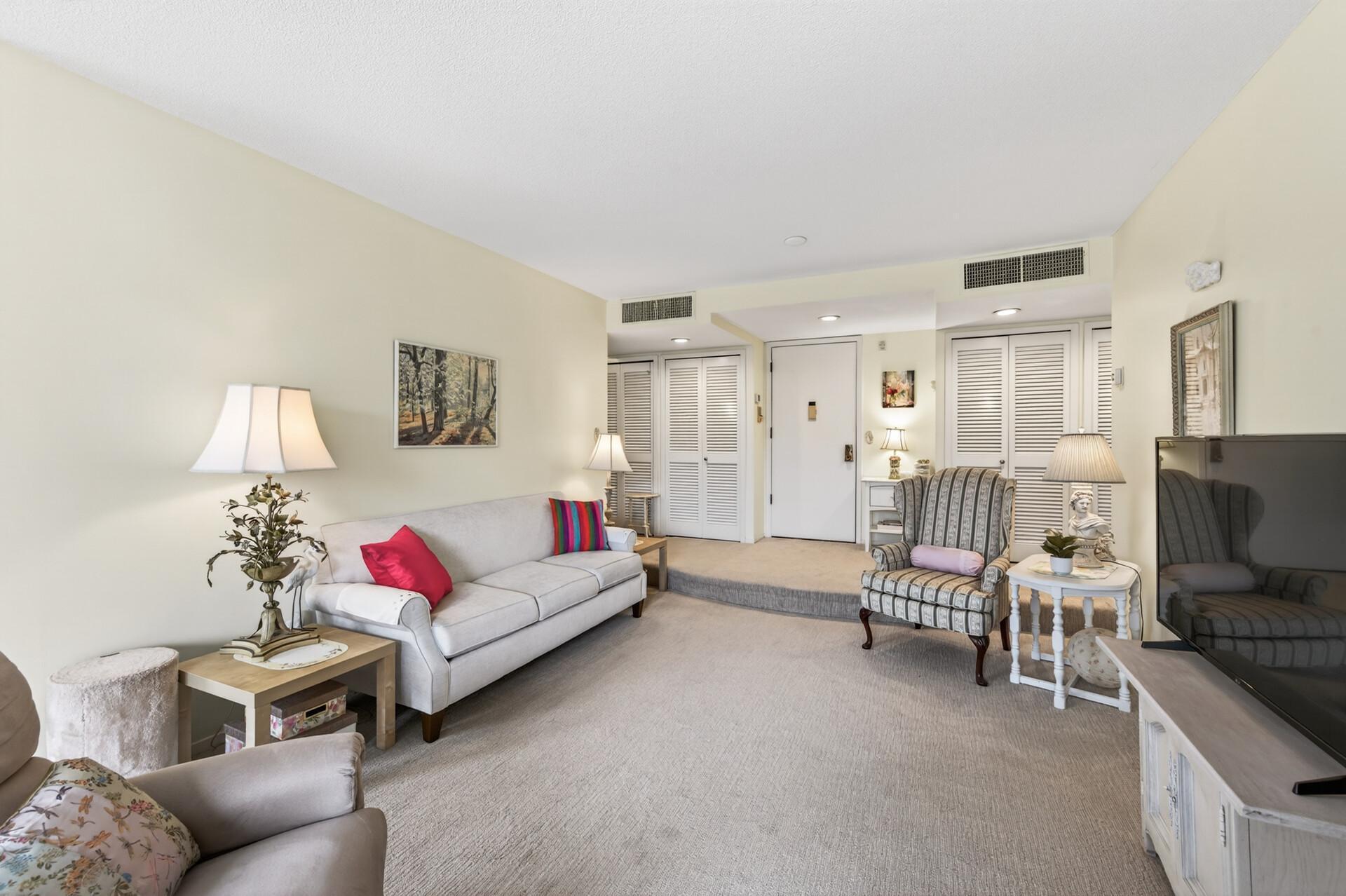 3412 Oak Ridge Road, Unit 317 Minnetonka, MN 55305 - Photo 4 of 23