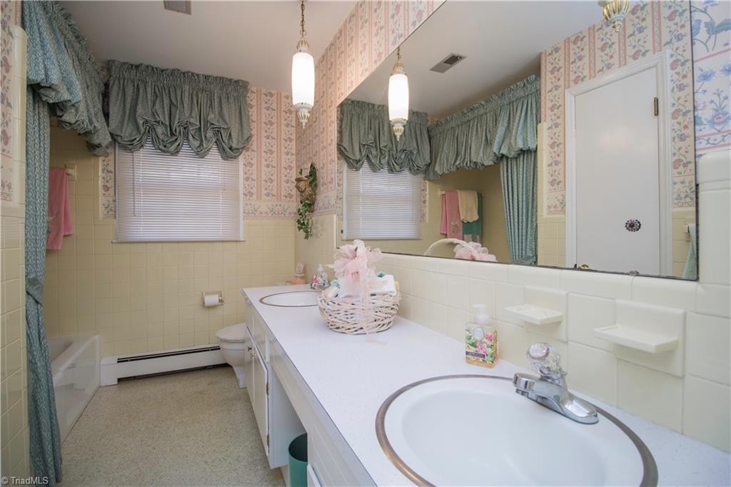 311 Ralph Drive Archdale, NC 27263 - Photo 17 of 30 Full Bath