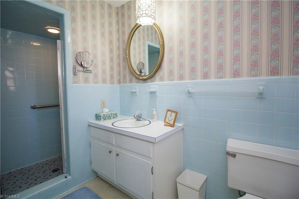 311 Ralph Drive Archdale, NC 27263 - Photo 23 of 30 Master Bath