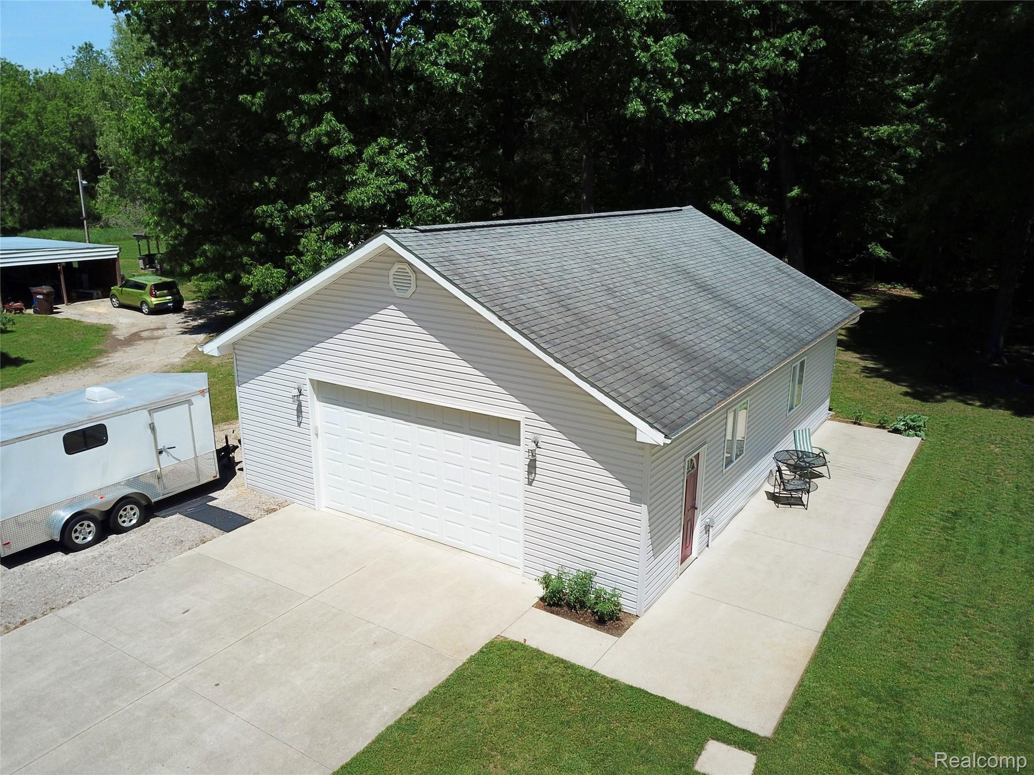 9052 West Frances Road Flushing, MI 48433 - Photo 14 of 20 Detached 2nd Garage and Workshop