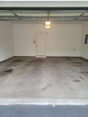 $2,400 | 3049 Chamberlain Street, Unit 4, Maplewood, MN 55109