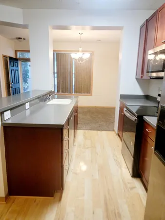 $2,400 | 3049 Chamberlain Street, Unit 4, Maplewood, MN 55109