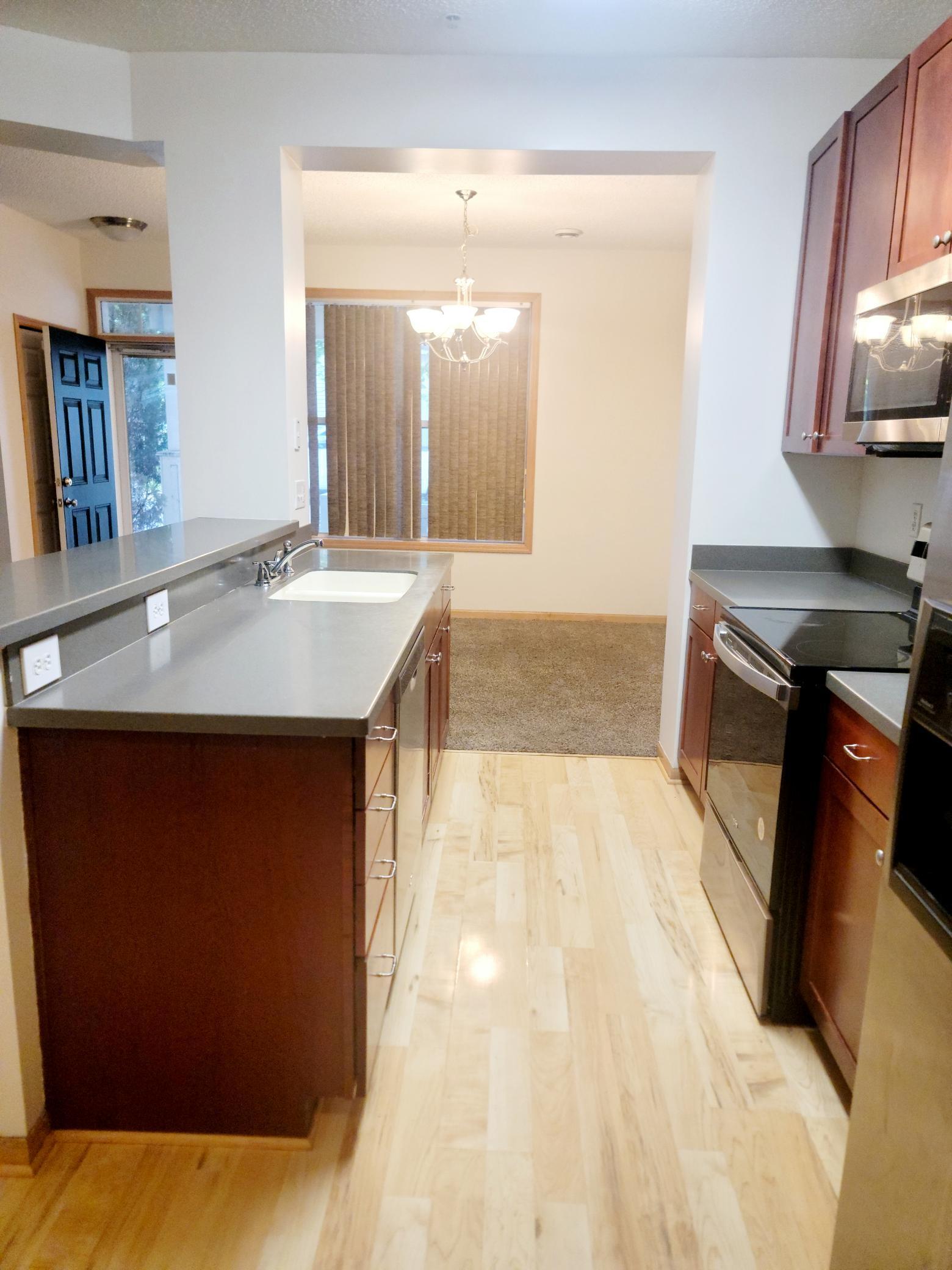 3049 Chamberlain Street, Unit 4 Maplewood, MN 55109 - Photo 8 of 20