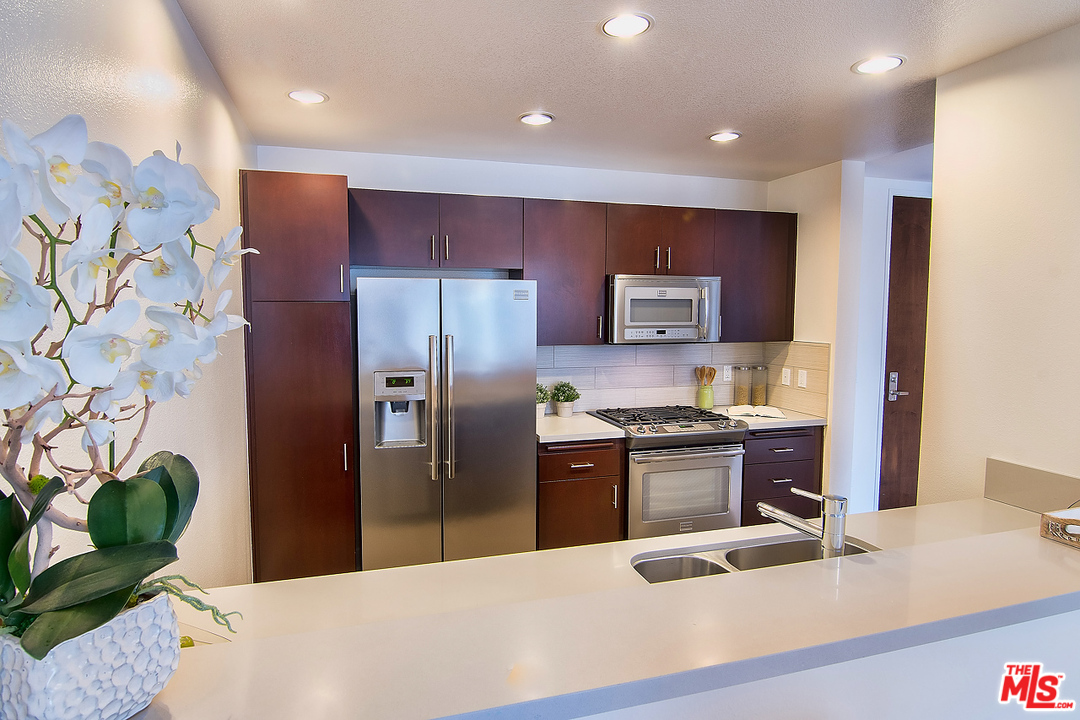 13337 Beach Avenue, Unit 302 Los Angeles, CA 90292 - Photo 12 of 41