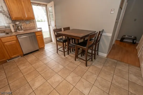 $650,000 | 1033 Grove North Brunswick Nj 08902, Unit AB, North Brunswick, NJ 08902