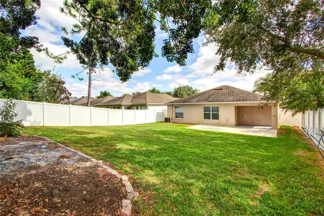 $2,100 | 3828 Hampton Hills Drive, Lakeland, FL 33810