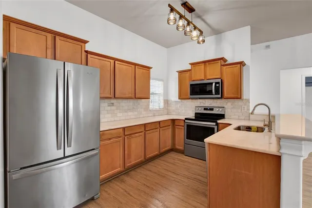 $2,100 | 3828 Hampton Hills Drive, Lakeland, FL 33810