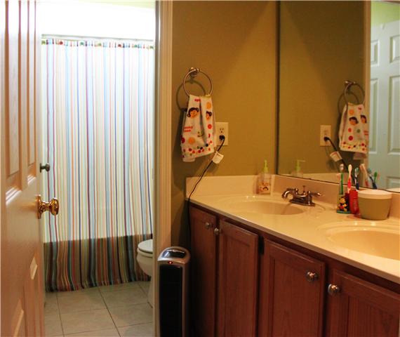 437 Ridgestone Drive Franklin, TN 37064 - Photo 15 of 20 Guest bath upstairs.