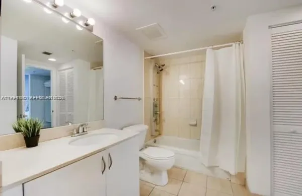 $3,300 | 1750 North Bayshore Drive, Unit 4003, Miami, FL 33132