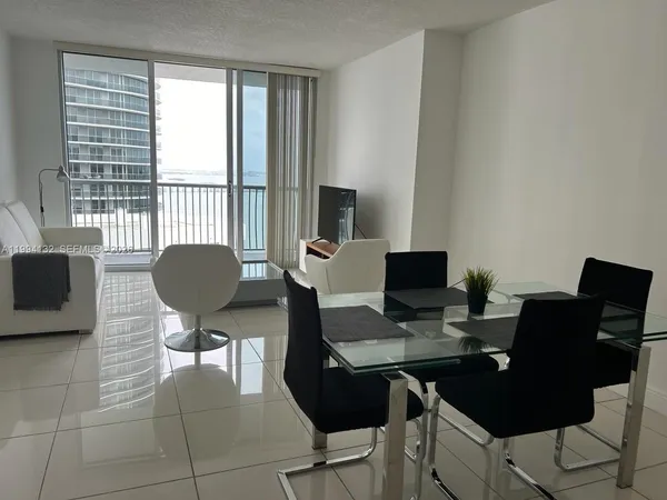 $3,300 | 1750 North Bayshore Drive, Unit 4003, Miami, FL 33132