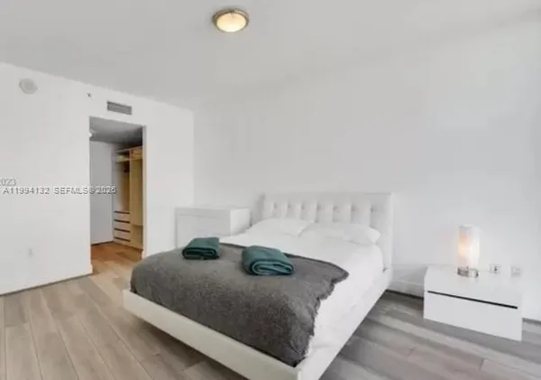 $3,300 | 1750 North Bayshore Drive, Unit 4003, Miami, FL 33132