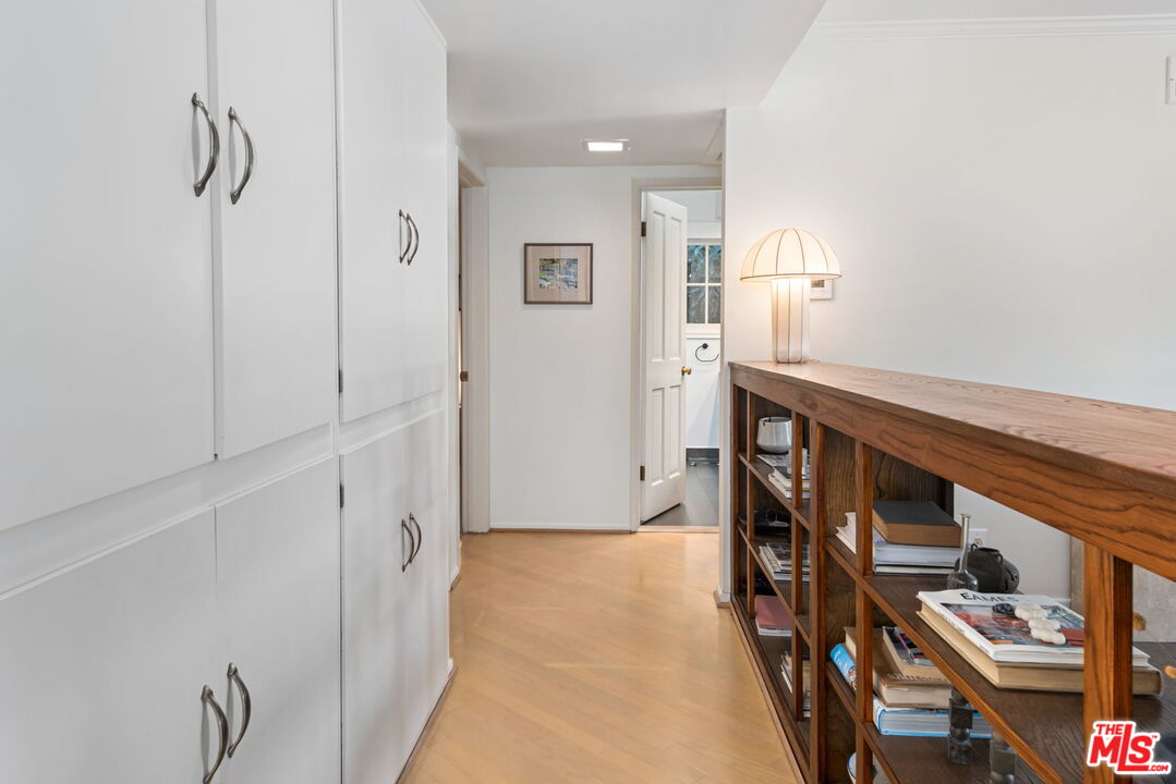 4247 Sespe Avenue Sherman Oaks, CA 91403 - Photo 15 of 31 a view of an entryway with workspace