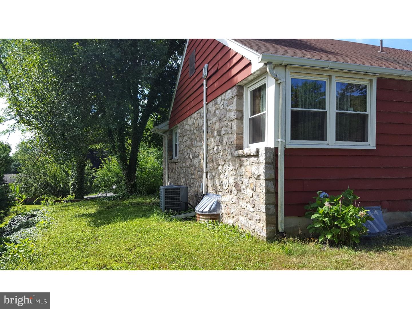 5140 Oley Turnpike Road Reading, PA 19606 - Photo 5 of 10