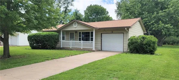 $110,000 | 414 Kansas Drive, Iola, KS 66749