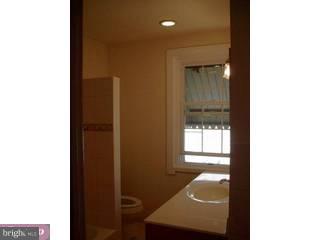 410 Midvale Road Upper Darby, PA 19082 - Photo 3 of 6