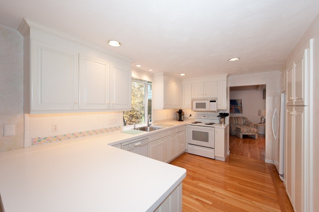 43 Condor Road Sharon, MA 02067 - Photo 4 of 22 Gallery Image 4