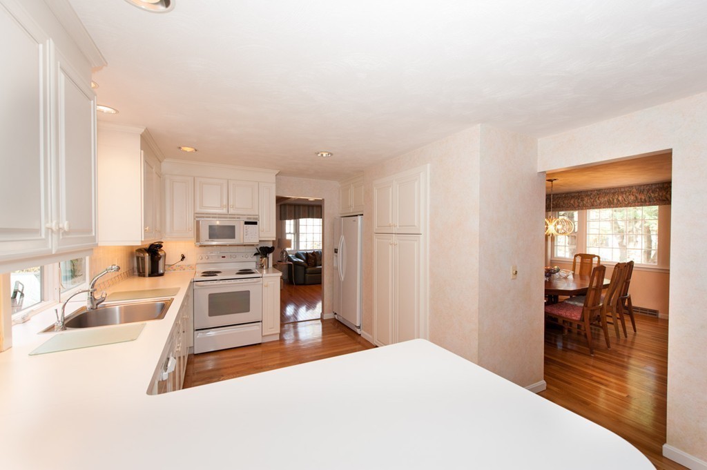 43 Condor Road Sharon, MA 02067 - Photo 6 of 22 Gallery Image 6
