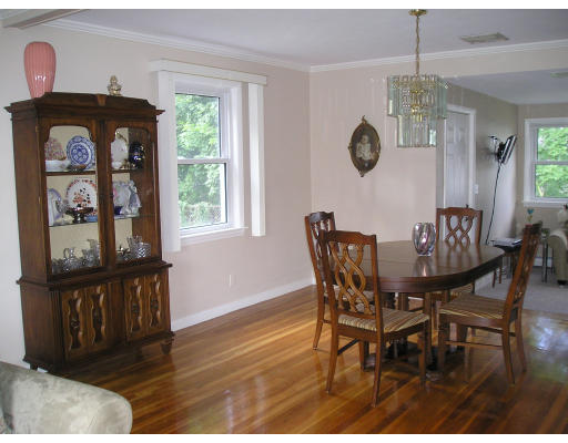 44 Ralph Road Marblehead, MA 01945 - Photo 5 of 9