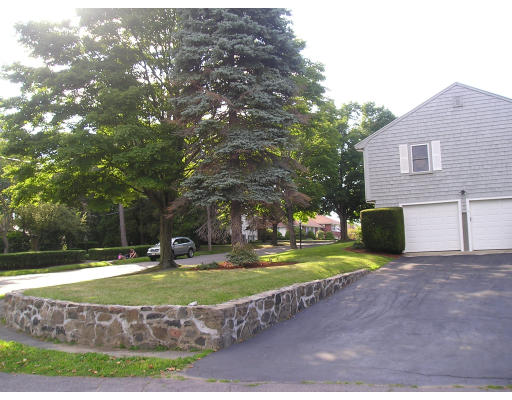 44 Ralph Road Marblehead, MA 01945 - Photo 8 of 9