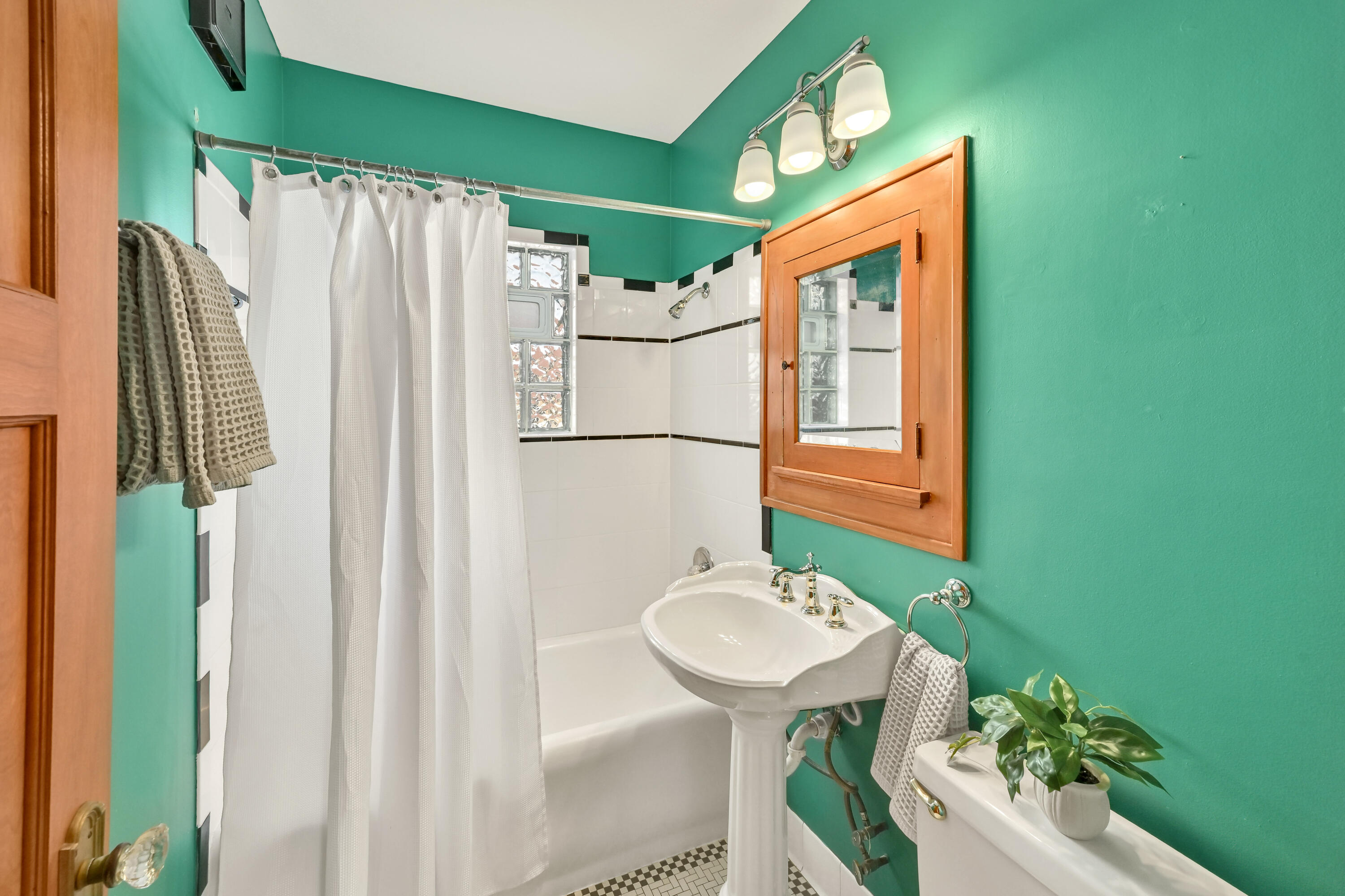 2438 North Lefeber Avenue Wauwatosa, WI 53213 - Photo 18 of 36 18 DZ2438-18