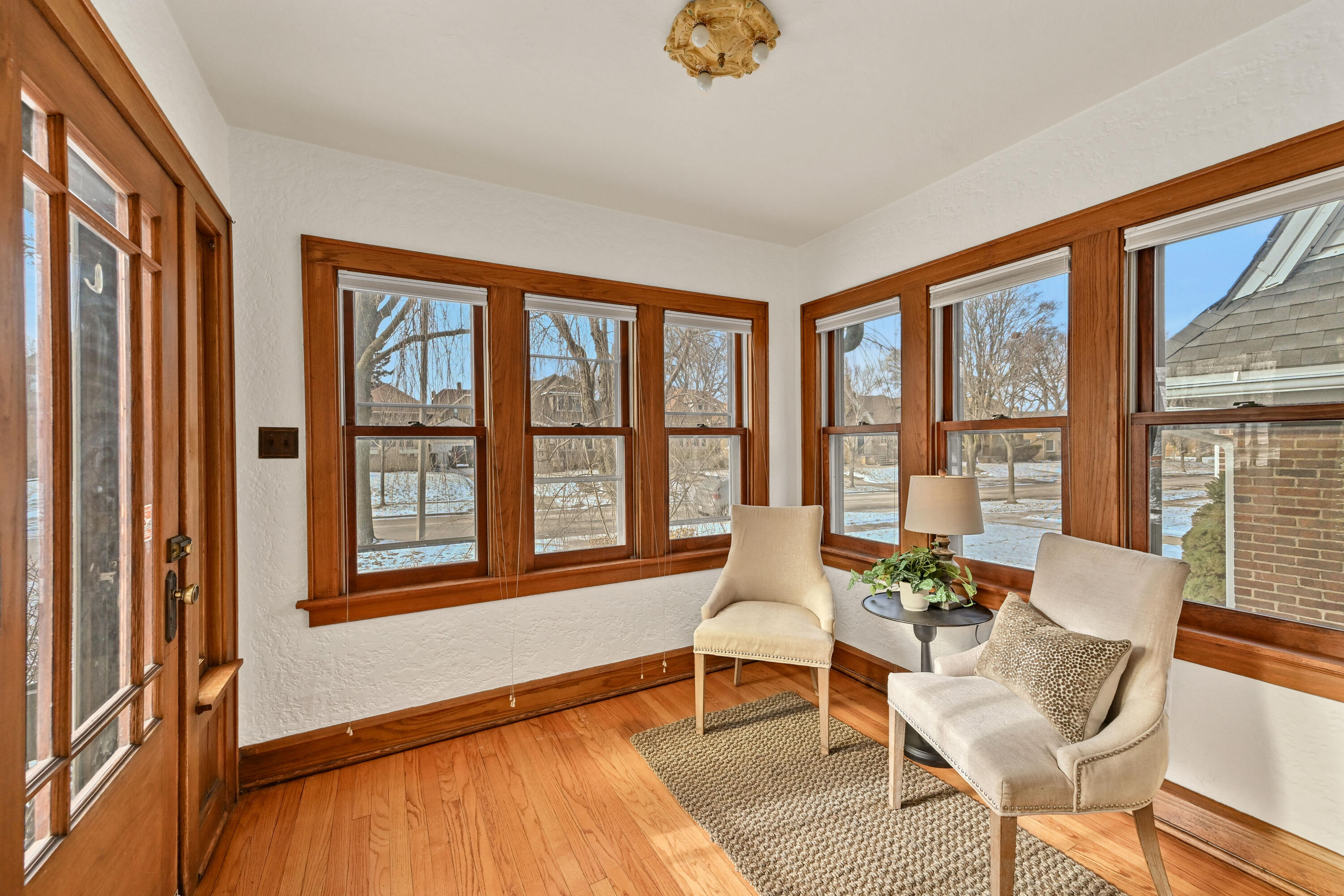 2438 North Lefeber Avenue Wauwatosa, WI 53213 - Photo 2 of 36 2 DZ2438-1